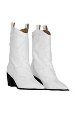 Bota-West-Heart